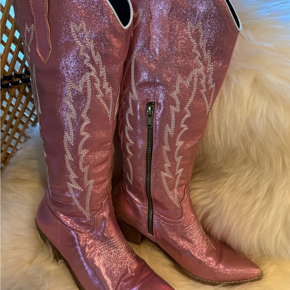 Pink Metallic Cowgirlie Boots